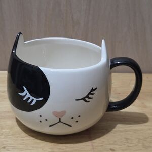 Cat Face Ceramic Mug - Black and White